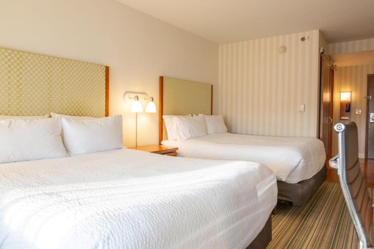 Holiday Inn Express Columbus Airport Easton Esterno foto